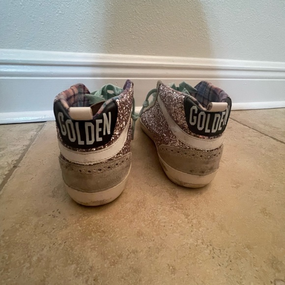 Gently worn size 36 golden goose mid stars! Selling for $600 plus shipping ! - Picture 4 of 7